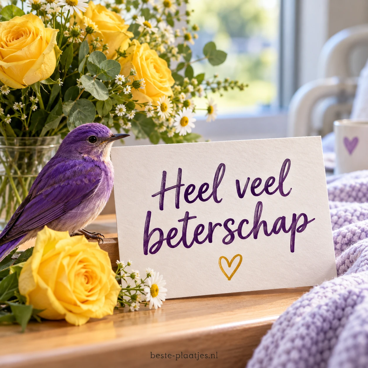 Een paars vogeltje zit tussen gele rozen bij een beterschapskaart.