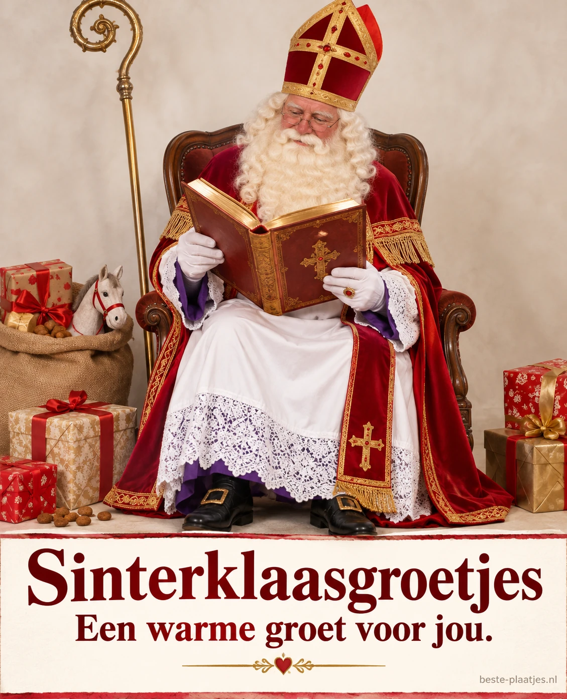 Sinterklaas zit met zijn boek in een houten leunstoel en brengt een warme groet.