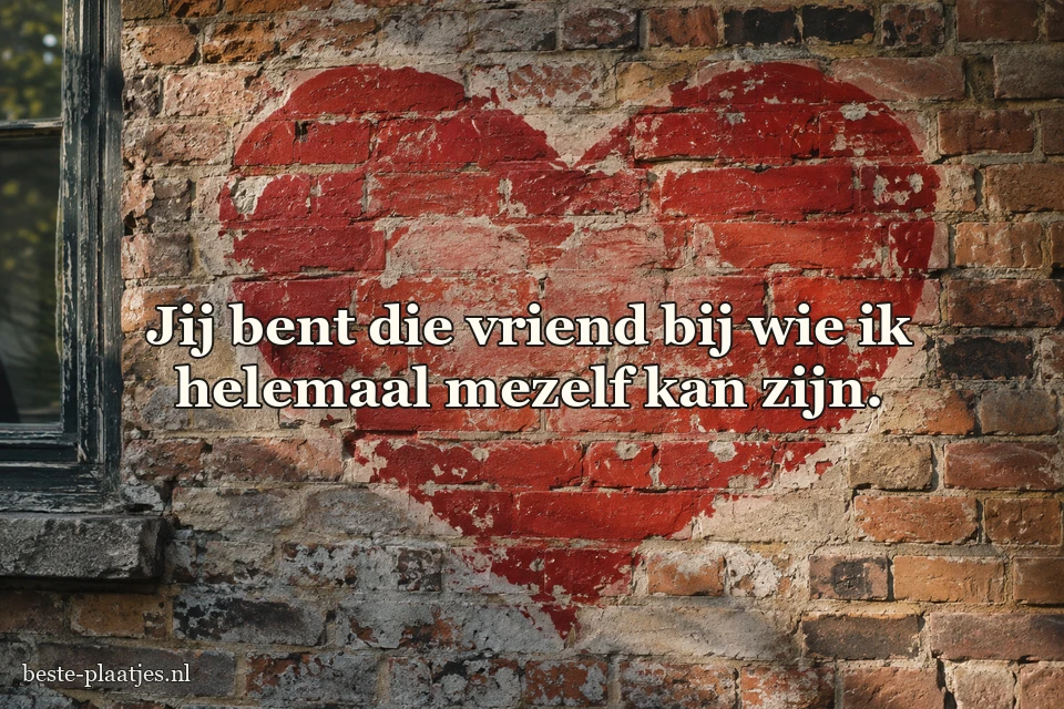Een rood geschilderd hart staat op een verweerde bakstenen muur.