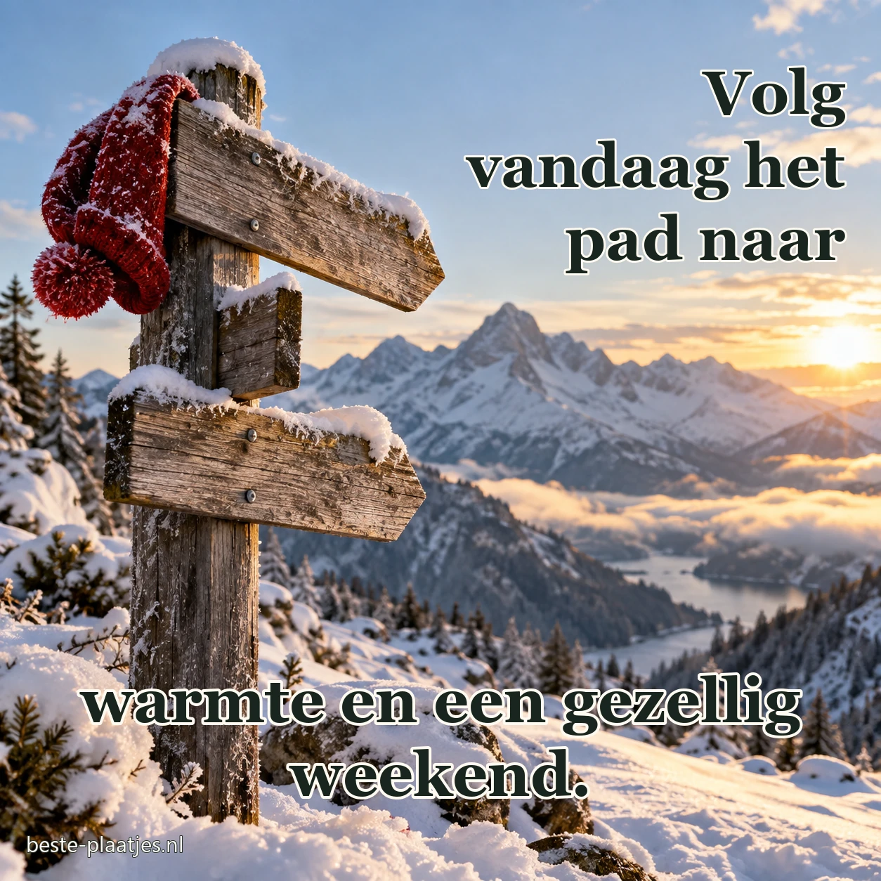 Een houten wegwijzer met wintermuts staat in een sneeuwlandschap. Een houten wegwijzer met wintermuts staat in een sneeuwlandschap.